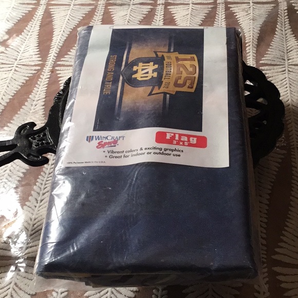 NOTRE DAME 3’X5’ 125 YEARS FOOTBALL FLAG NEW - Picture 2 of 8